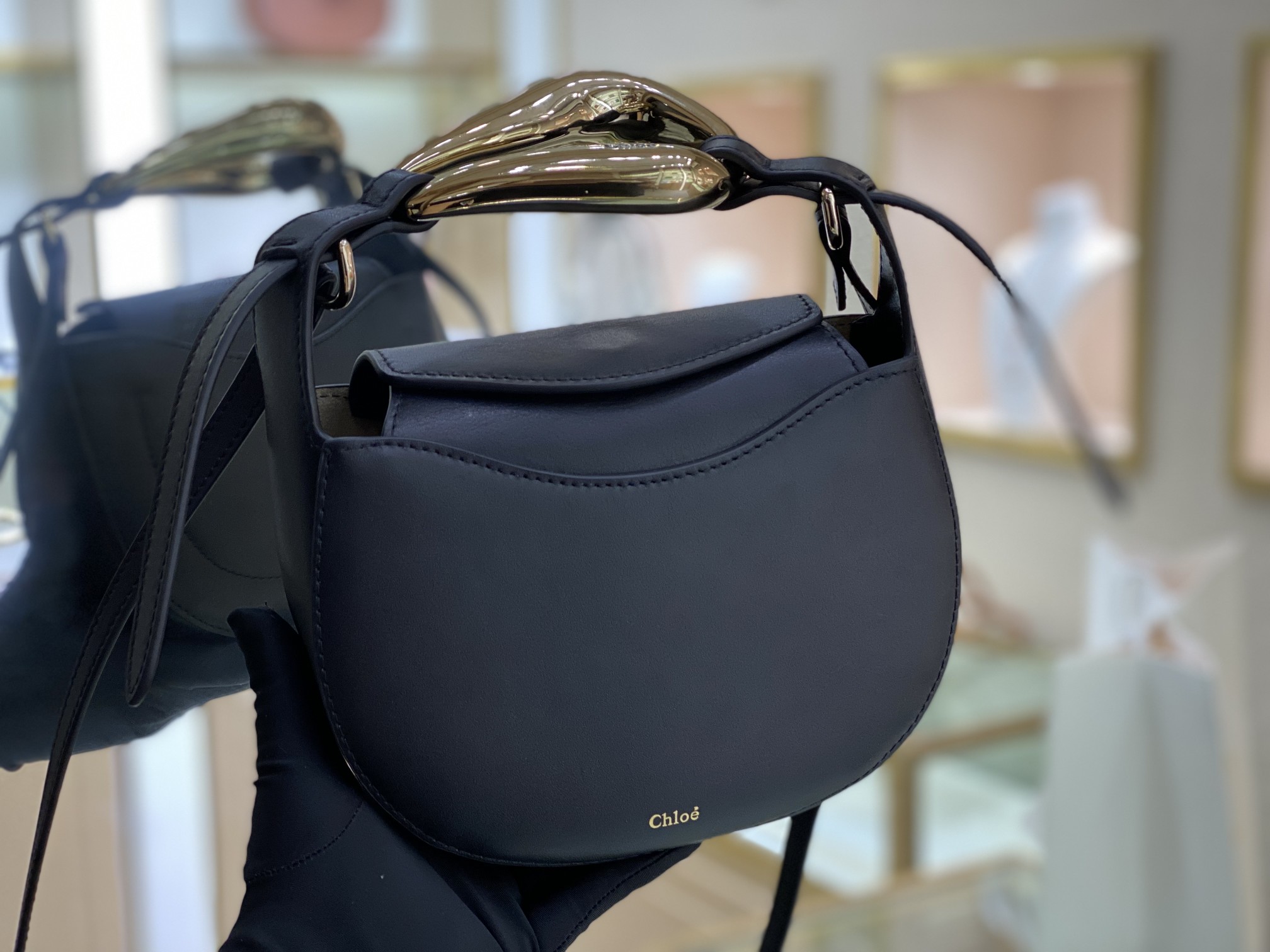 CHLOE KISS SMALL BAG Grain Calfskin Full Black CHC21US350 20 x 26 x 8 cm