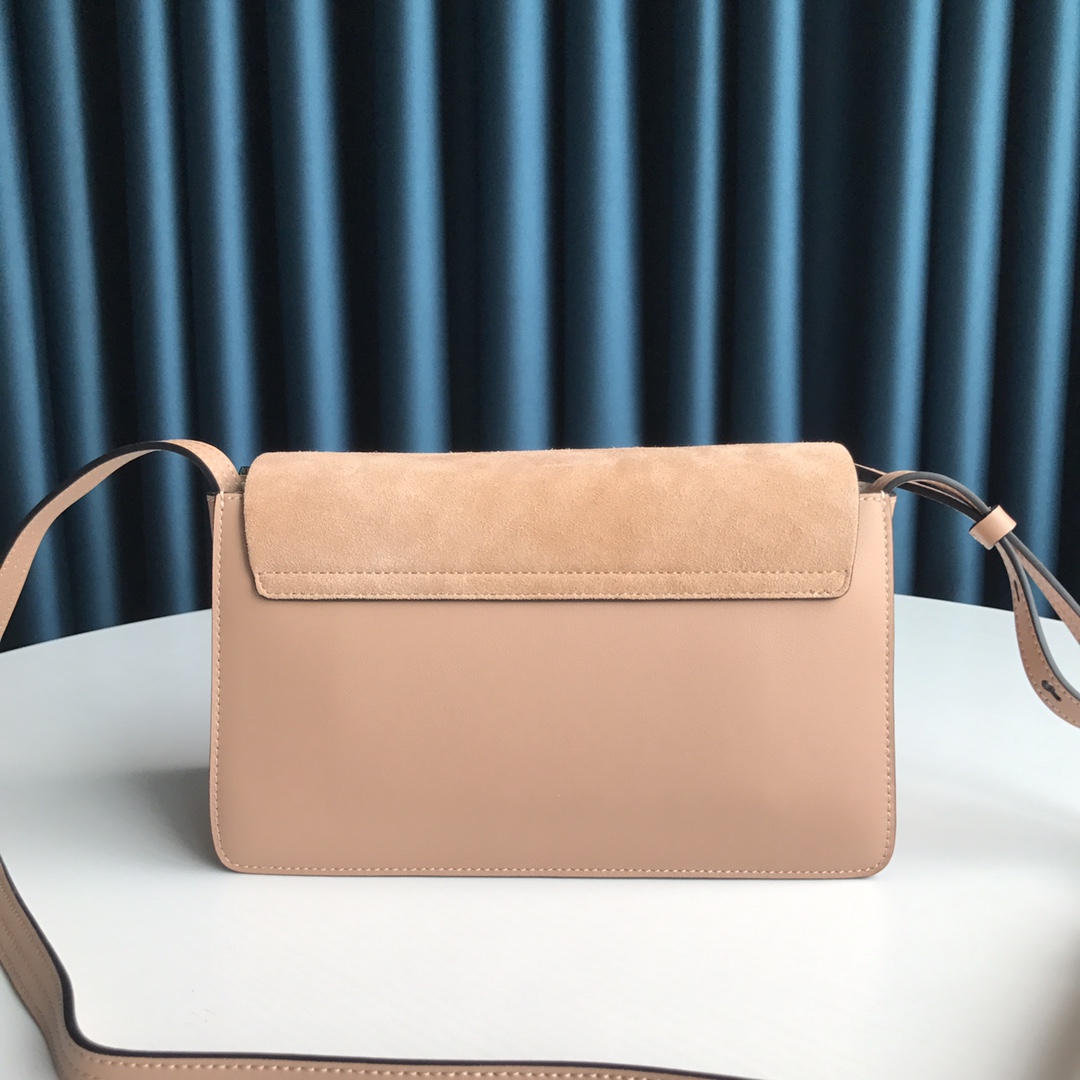 CHLOÉ FAYE SMALL SHOULDER BAG Sandy Beige CHC15US127 24 x 7 x 15 cm