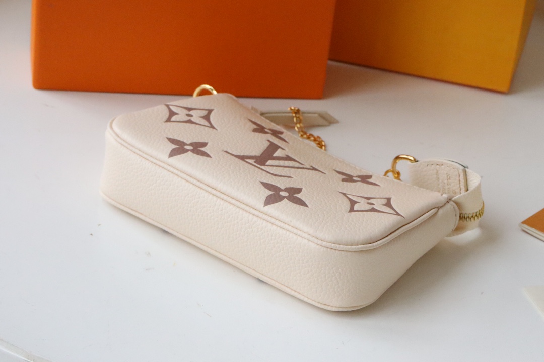 l0vis Vvtt0n mini pochette accessoires bicolor monogram empreinte leather white m80732 15.5 x 10.5 x 4 cm