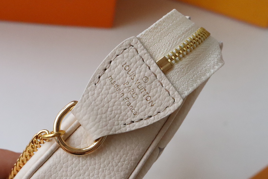 l0vis Vvtt0n mini pochette accessoires bicolor monogram empreinte leather white m80732 15.5 x 10.5 x 4 cm