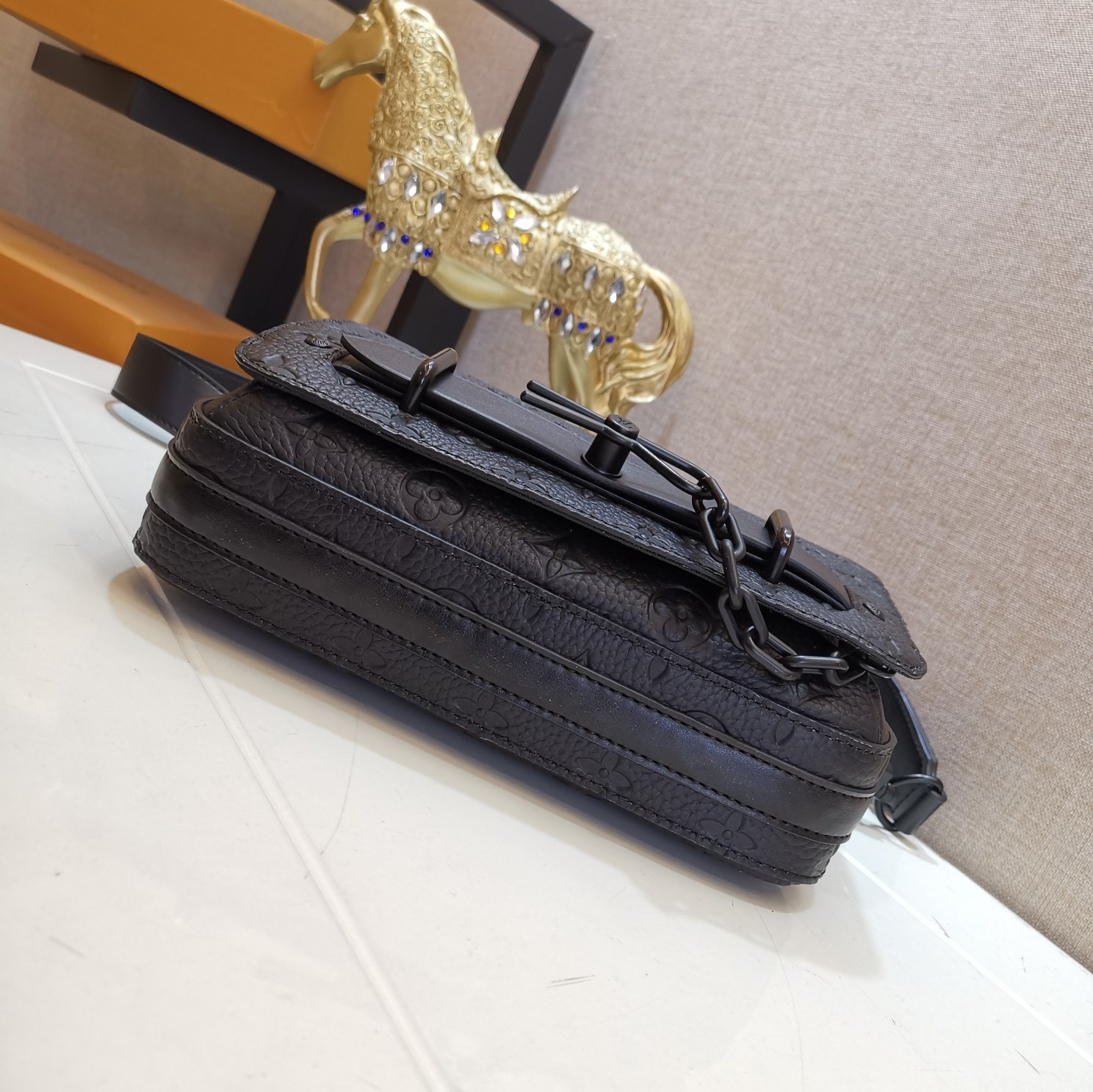 l0vis Vvtt0n steamer messenger bag taurillon monogram m57307 23.5 x 17 x 6 cm