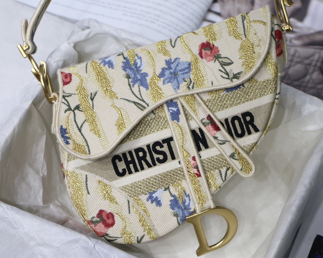 D10r saddle oblique limited edition embroidery hibiscus m9001 25.5 x 20 x 6.5 cm