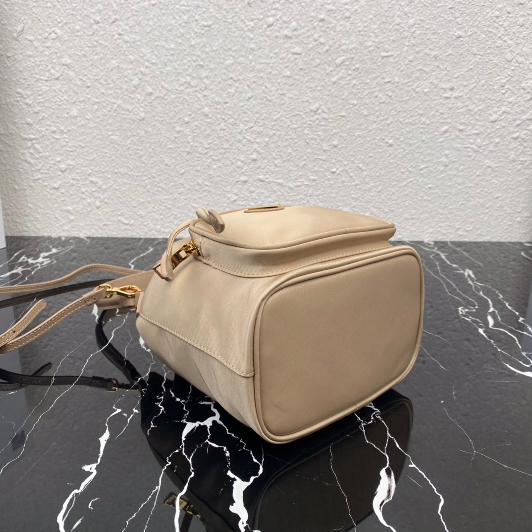 Pra*a duet re-nylon shoulder bag desert beige 1bh038 23 × 18 × 12 cm