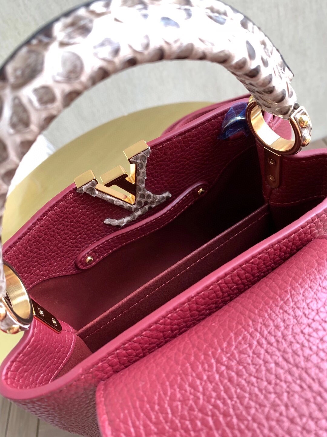 l0vis Vvtt0n capucines mini python wine n99312 21 x 14 x 8 cm