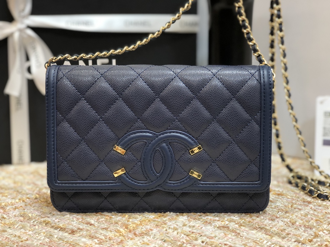Ch**el cc filigree woc grain leather navy a84451 19.5 × 3.5 × 12 cm