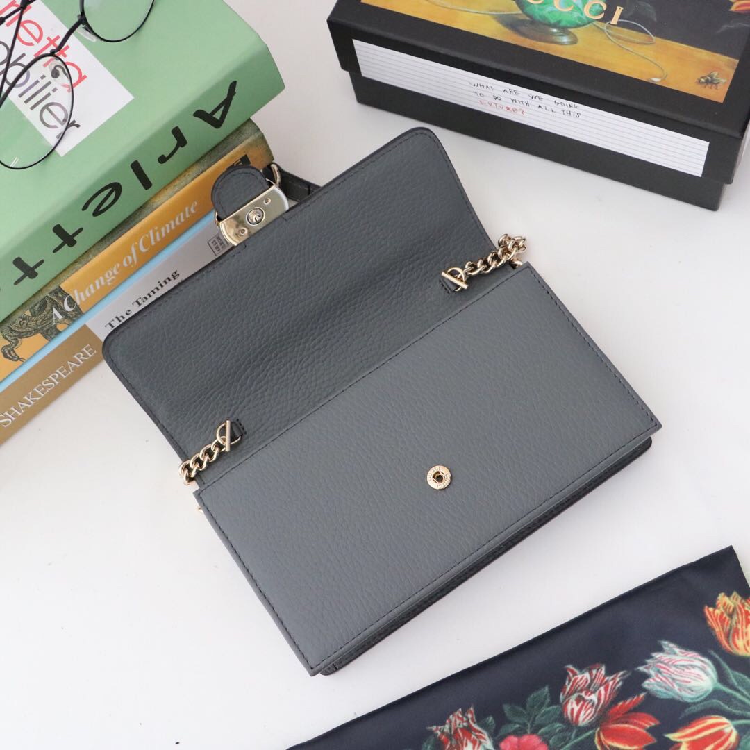 Gvc*1 interlocking wallet on chain grey leather 510314 19.5 x 12 x 3.5 cm