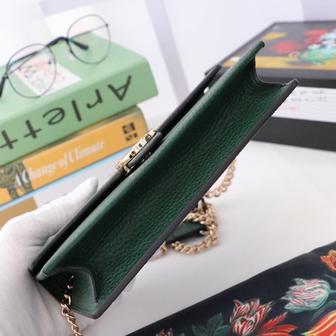 Gvc*1 interlocking wallet on chain dark green leather 510314 19.5 x 12 x 3.5 cm