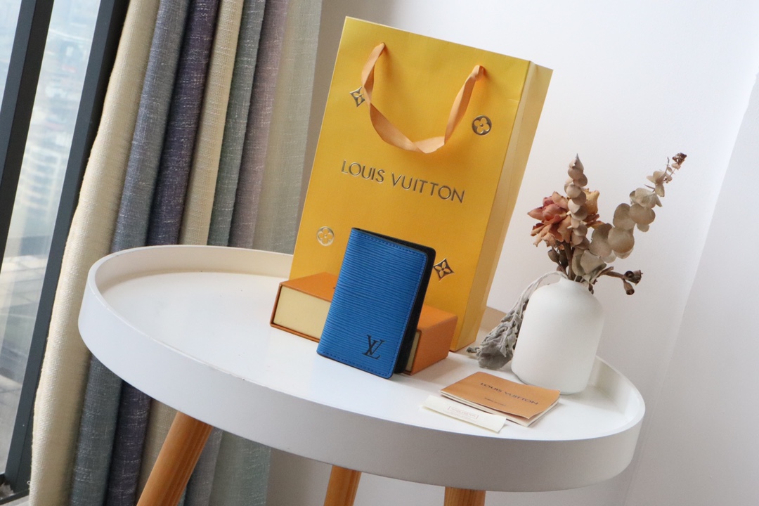 l0vis Vvtt0n pocket organizer epi leather blue m80767 8 x 11 x 1 cm