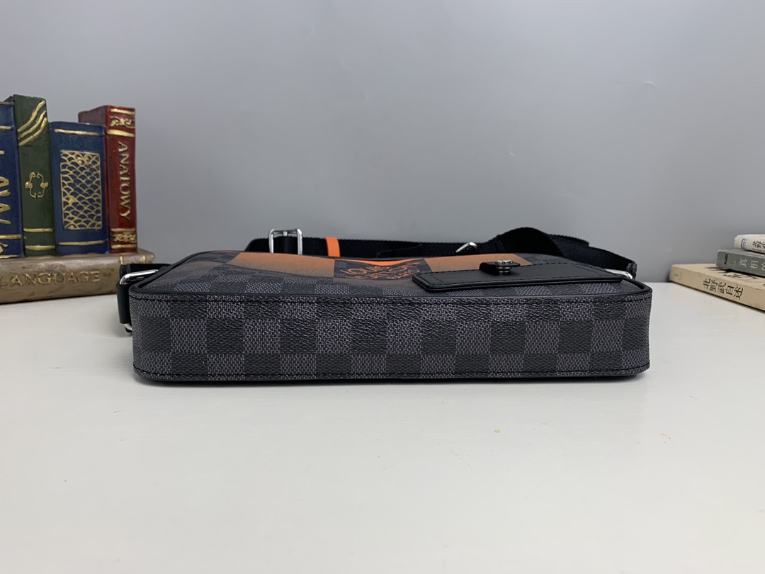 l0vis Vvtt0n alpha messenger damier graphite canvas orange n40421 26 x 17 x 5 cm