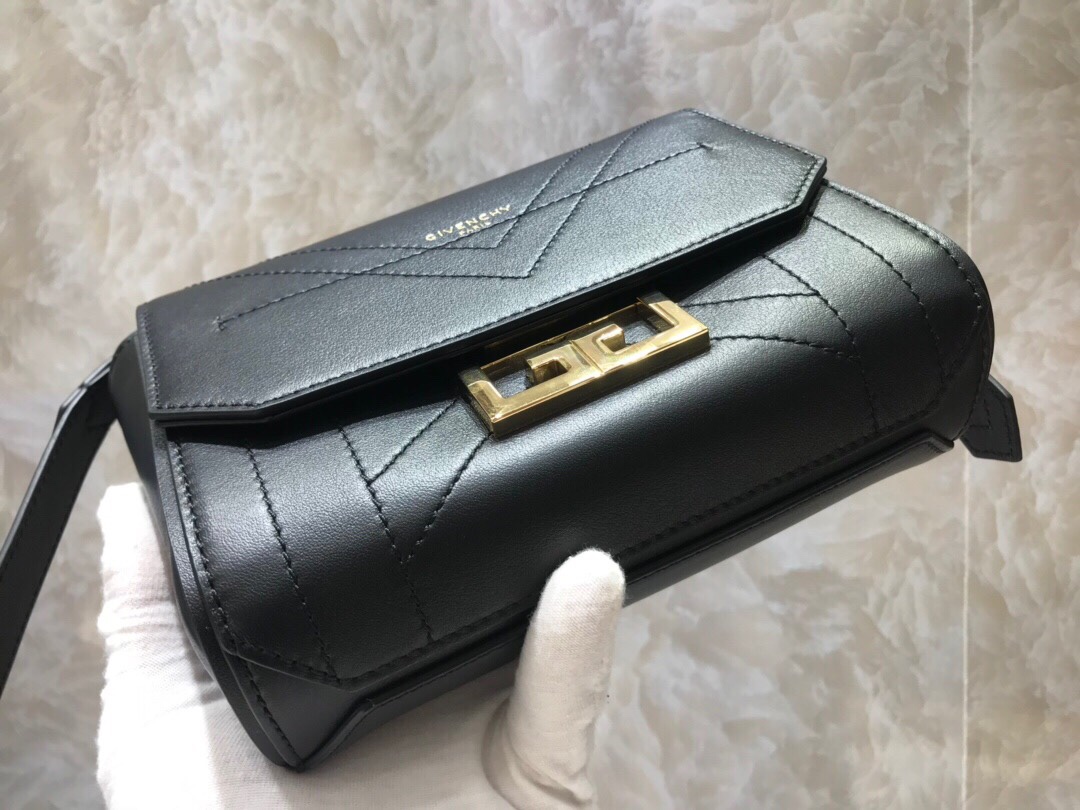 GIVENCHY SMALL EDEN BAG Black 19 × 14 × 5.5 cm