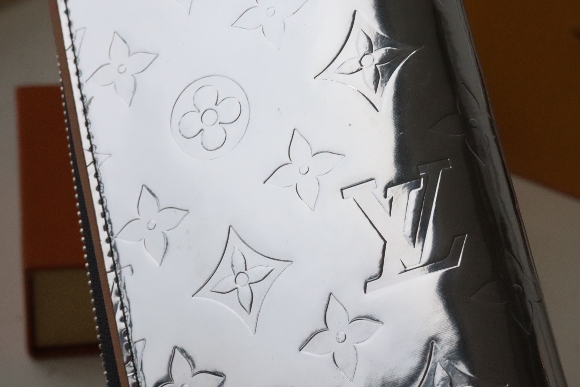 l0vis Vvtt0n zippy wallet vertical monogram mirror canvas m80808 10 x 20 x 2 cm