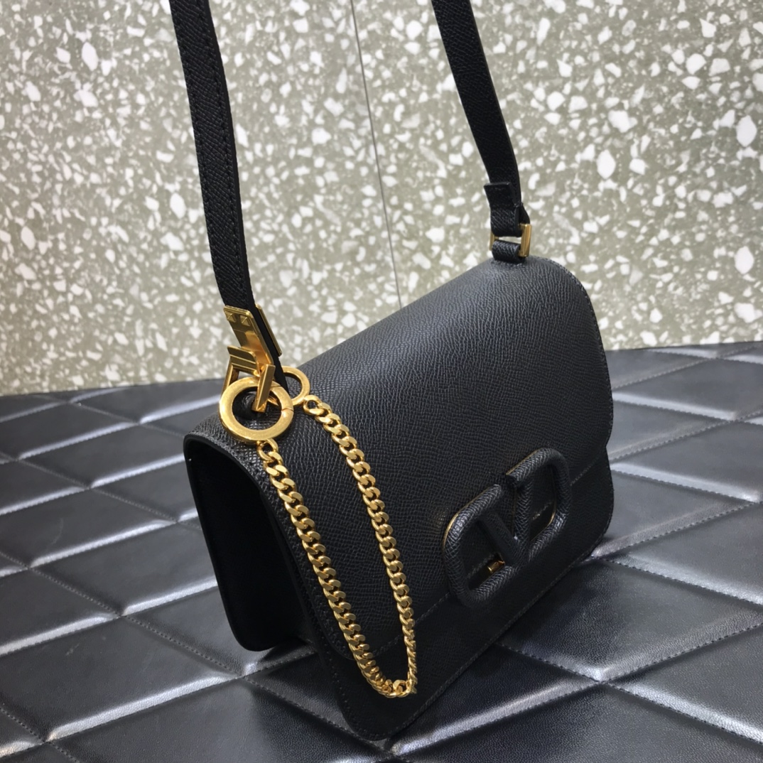 Va1e*ntin0 small vsling grainy calfskin shoulder bag black vw2b0f01 18 x 18 x 9 cm