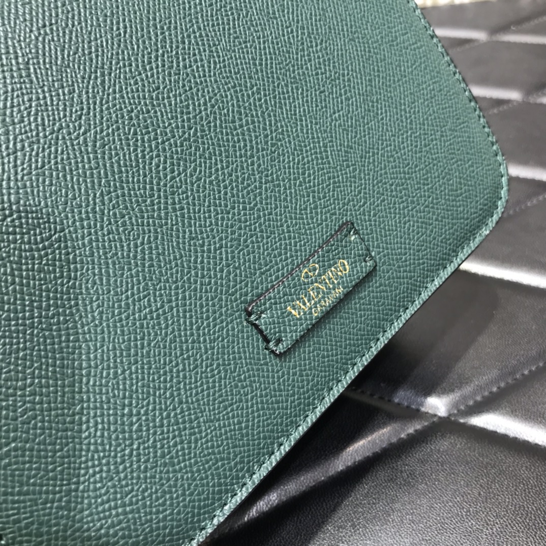 Va1e*ntin0 small vsling grainy calfskin shoulder bag dark green vw2b0f01 18 x 18 x 9 cm