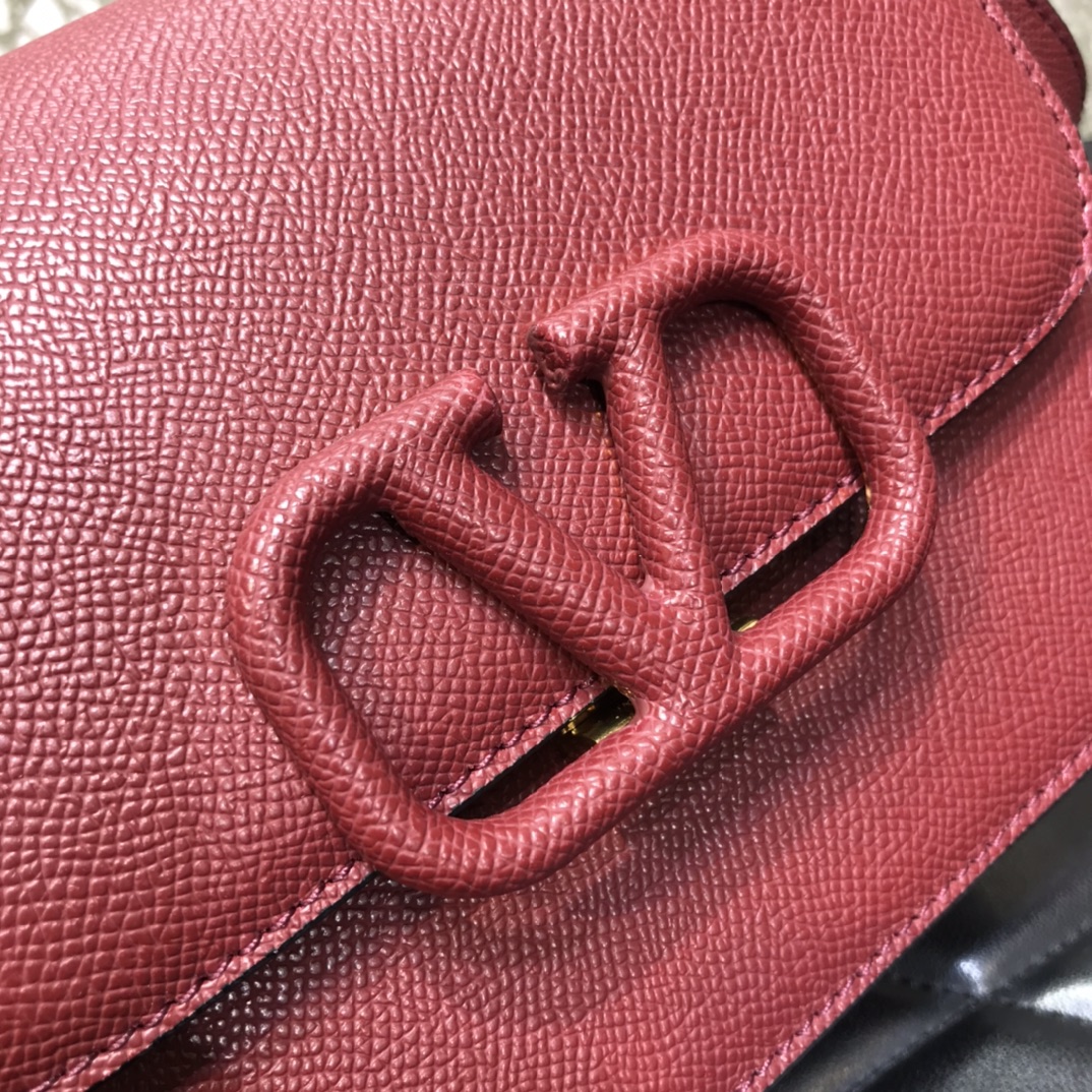 Va1e*ntin0 small vsling grainy calfskin shoulder bag dark burgundy vw2b0f01 18 x 18 x 9 cm