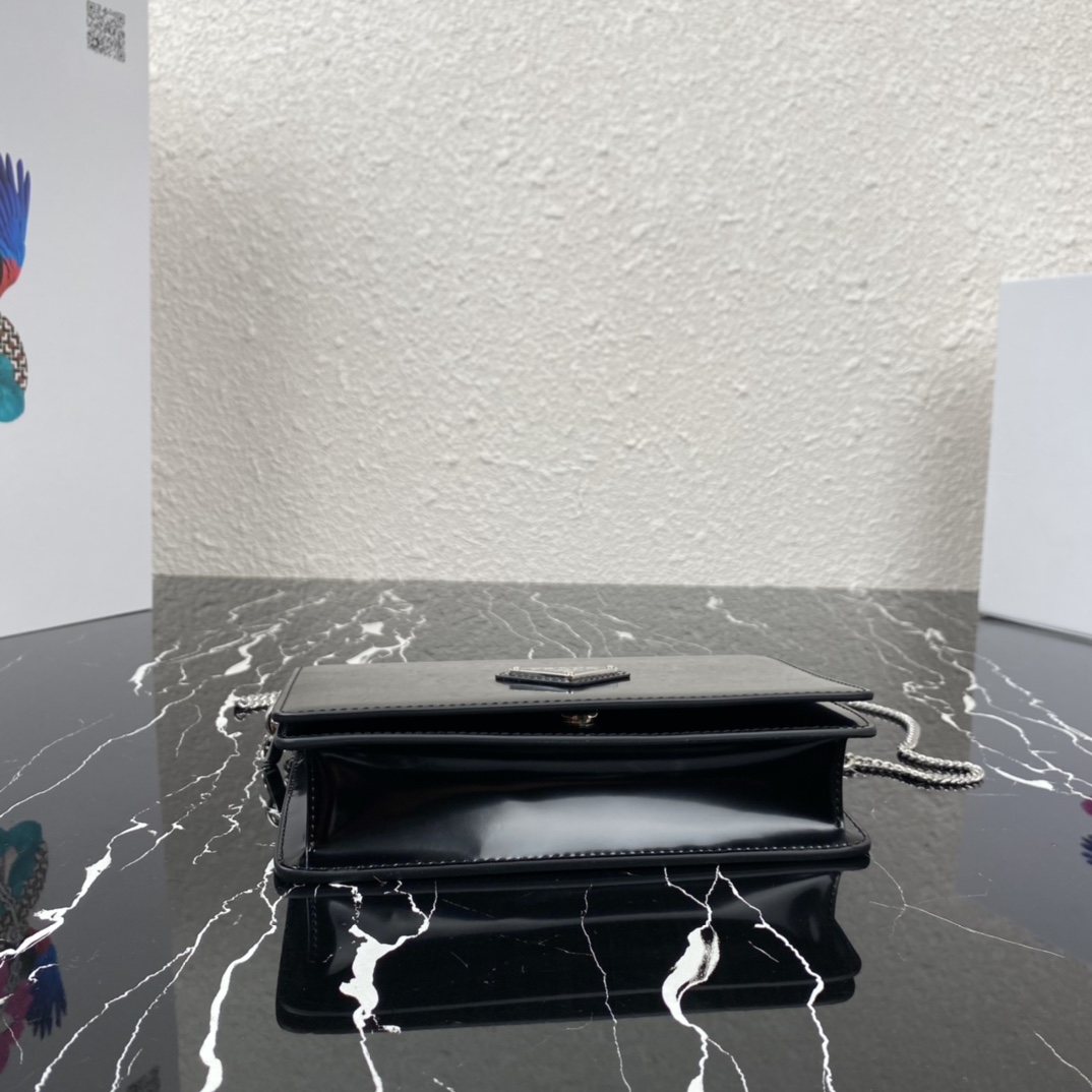 Pra*a brushed nappa leather shoulder bag black 1bd307 19 x 10.5 x 3.5 cm