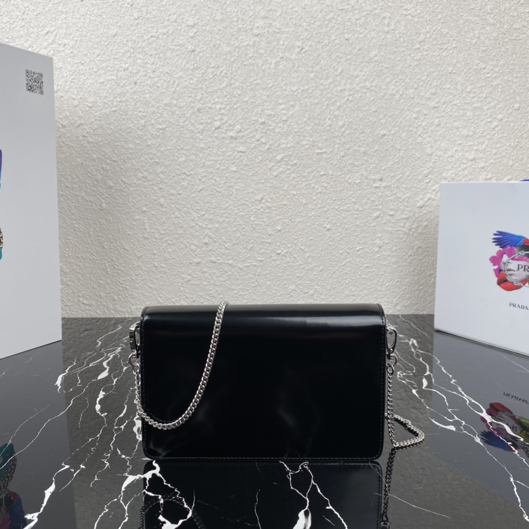 Pra*a brushed nappa leather shoulder bag black 1bd307 19 x 10.5 x 3.5 cm