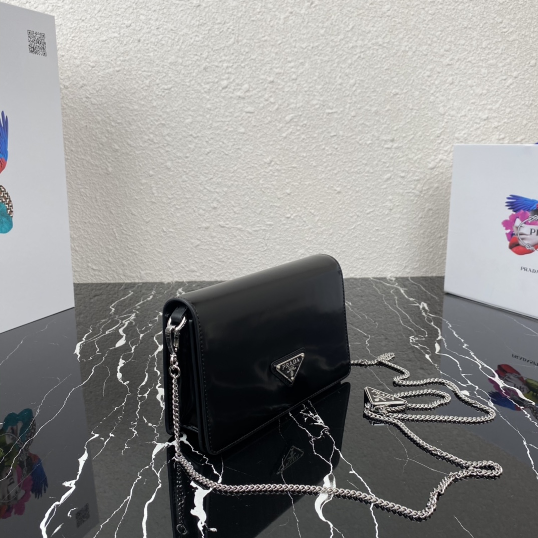 Pra*a brushed nappa leather shoulder bag black 1bd307 19 x 10.5 x 3.5 cm