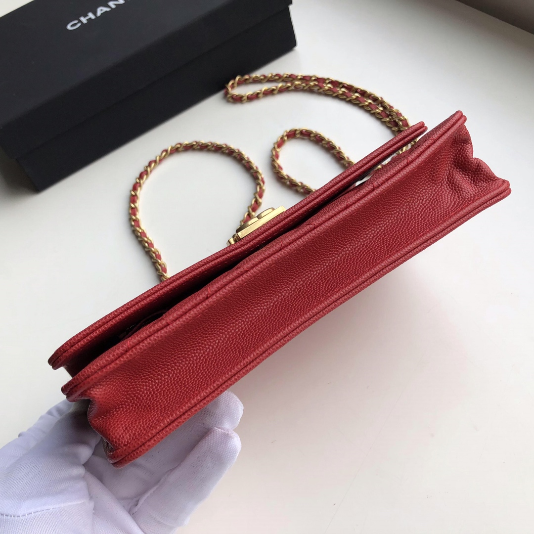 Ch**el boy wallet on chain grained calfskin red 80287 19.5 x 12.5 x 4 cm