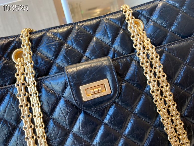 ch**el large D1am0nd pattern leather shopping bag black as661 35 x 26 x 11 cm