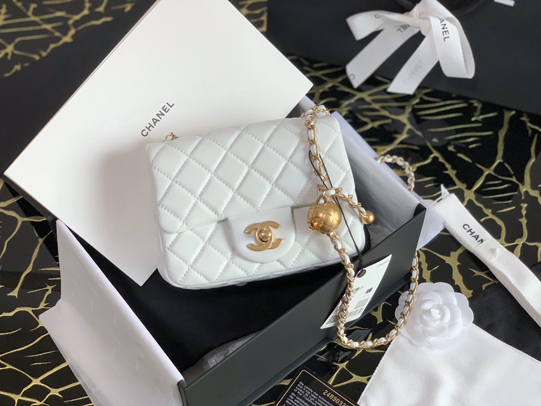 Ch**el small charm strap flap bag lambskin white as1786 13 x 18 x 7 cm
