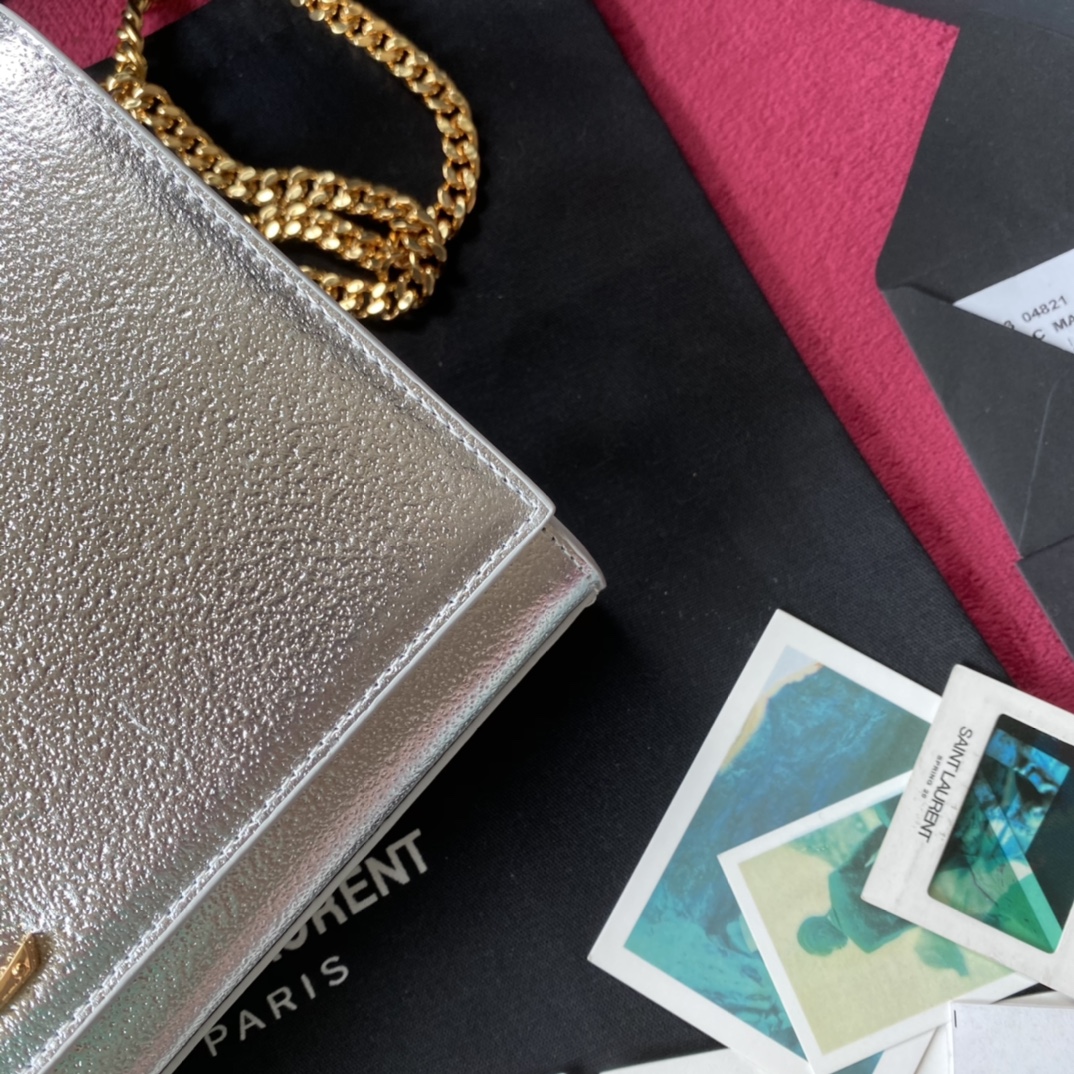 Y51 medium kate in grain de poudre embossed leather silver gold buckle 364021 24 x 14.5 x 5 cm