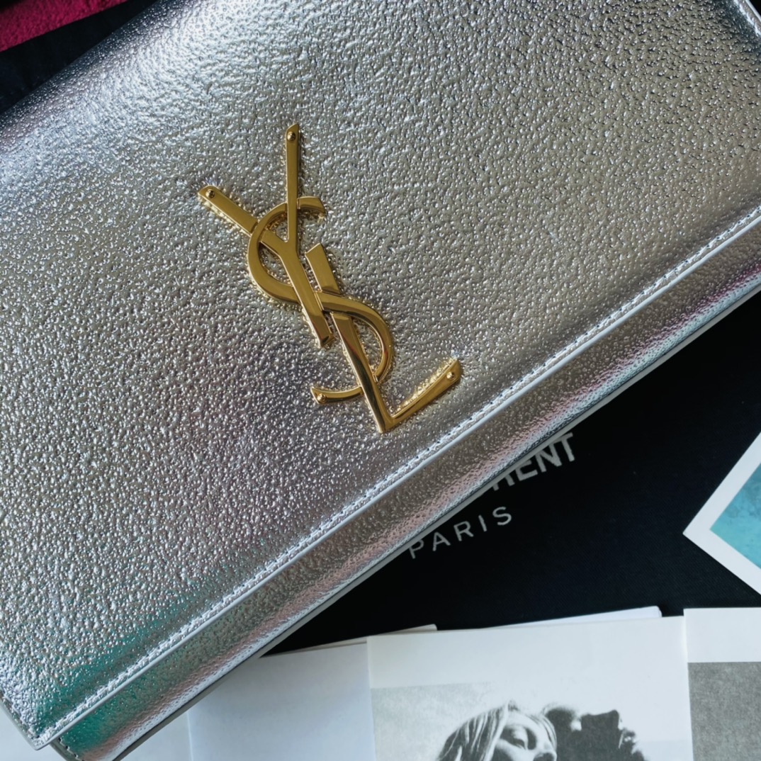 Y51 medium kate in grain de poudre embossed leather silver gold buckle 364021 24 x 14.5 x 5 cm