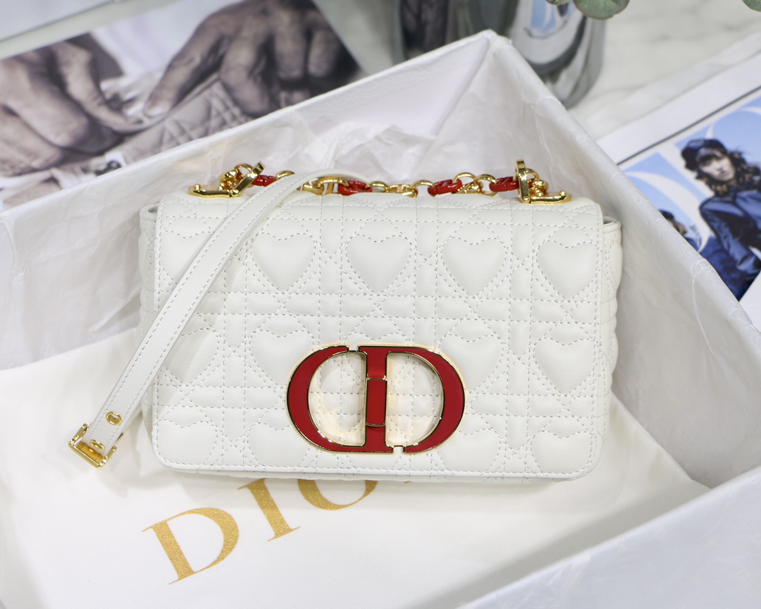D10r small D10ramour caro bag cannage calfskin with heart motif white m9241 20 x 12 x 7 cm