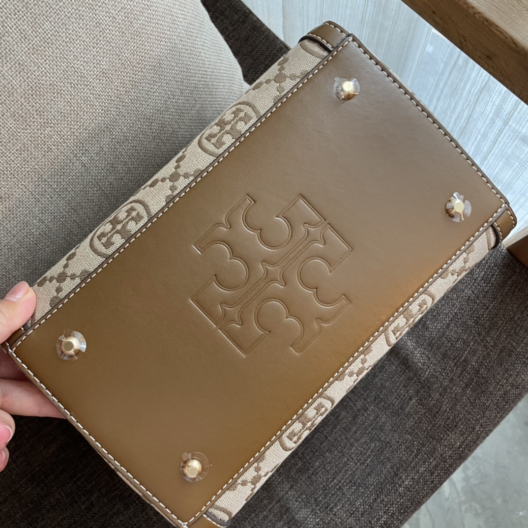 TORYBURCH MEDIUM MONOGRAM JACQUARD BARREL Hazelnut 83970 25 x 16 x 18.5 cm