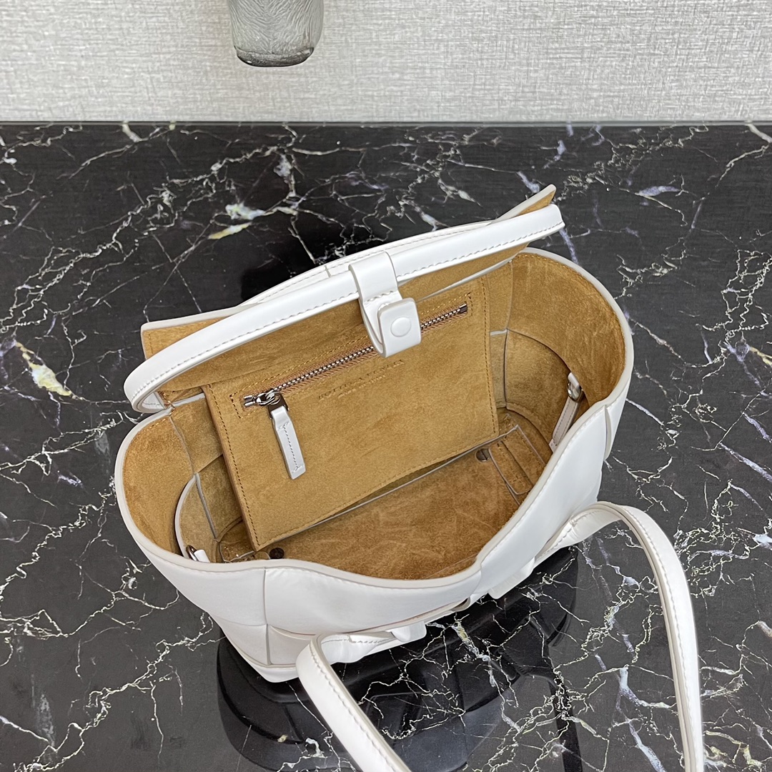 b0tt*ga Ven*ta small arco white 600606 29 x 8 x 17 cm