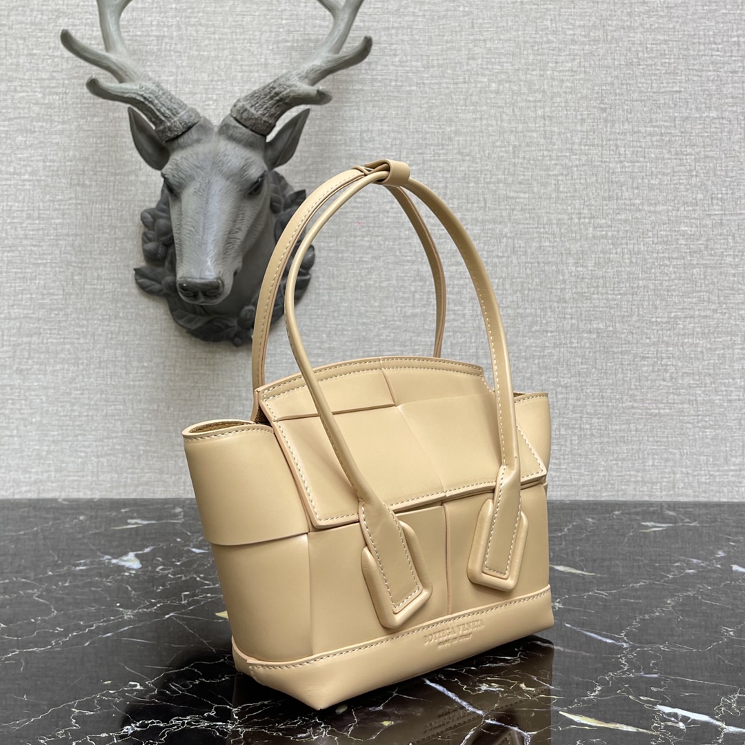 b0tt*ga Ven*ta small arco creme 600606 29 x 8 x 17 cm