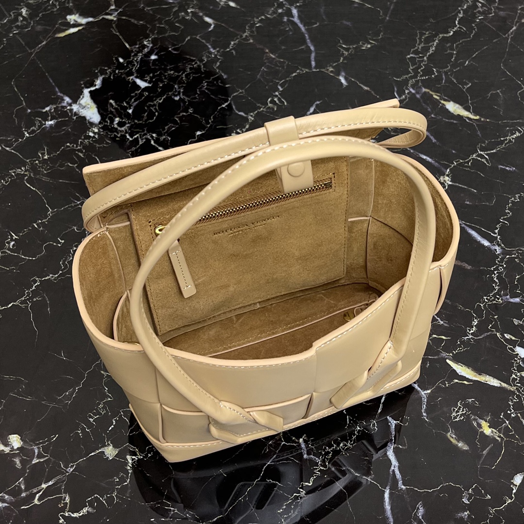 b0tt*ga Ven*ta small arco creme 600606 29 x 8 x 17 cm