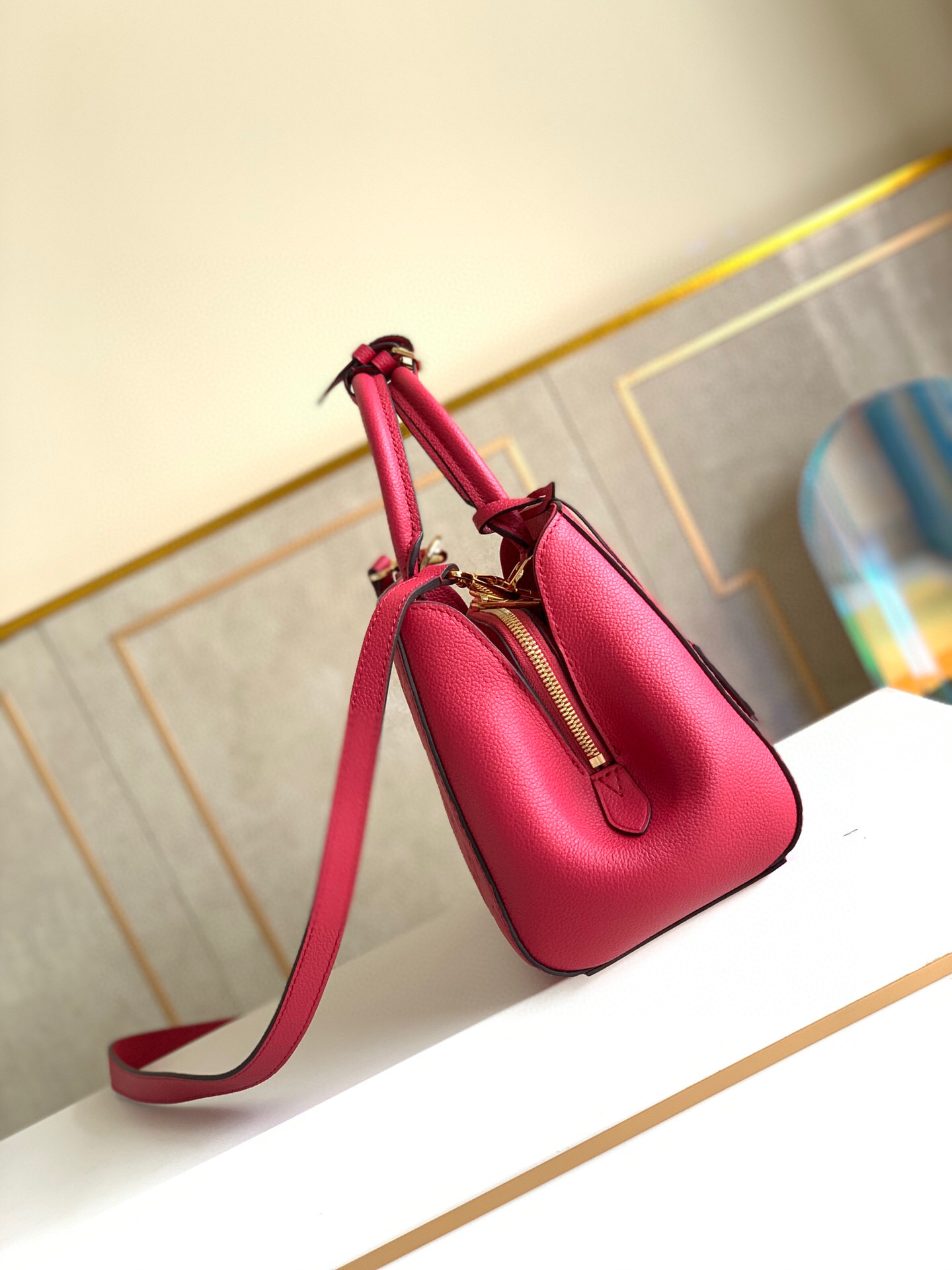 l0vis Vvtt0n montaigne bb monogram empreinte leather pink m42747 29 x 20 x 13 cm