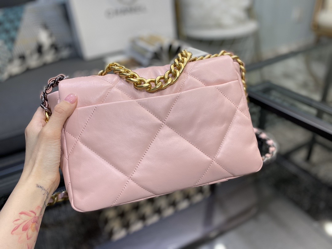 Ch**el 19 handbag lambskin pink as1160 26cm