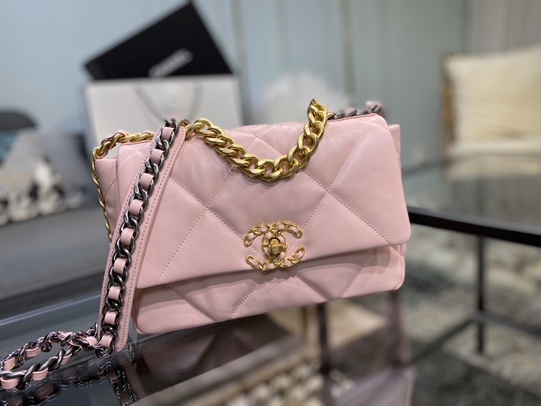 Ch**el 19 handbag lambskin pink as1160 26cm