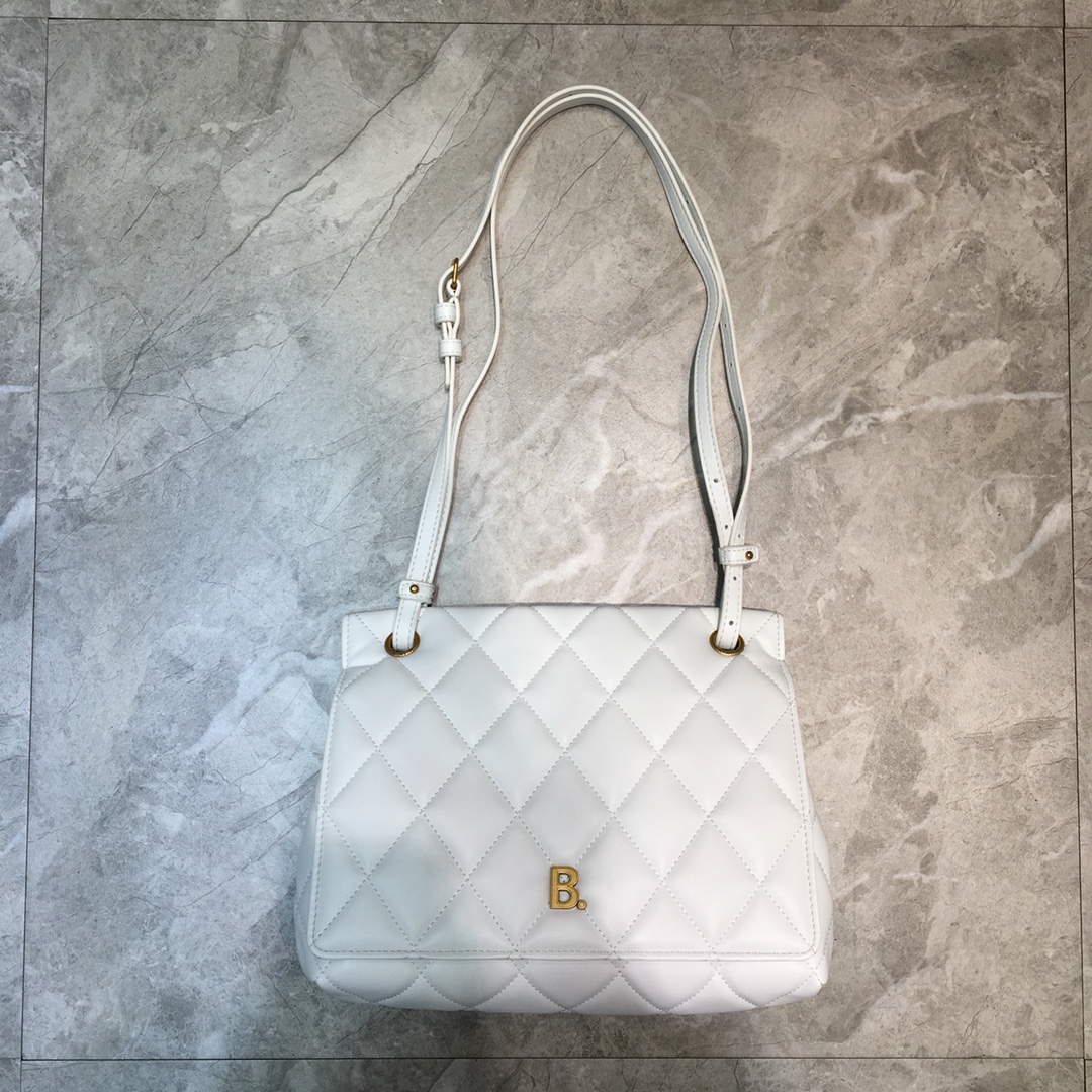 ba1en*iaga small buckle shoulder bag D1am0nd pattern leather golden metal white 25 x 9 x 20 cm