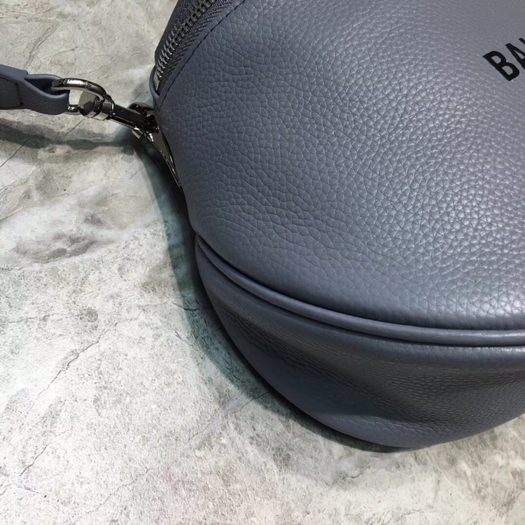 Ba1en*iaga crossbody bag dark grey 24 x 9 x 19 cm