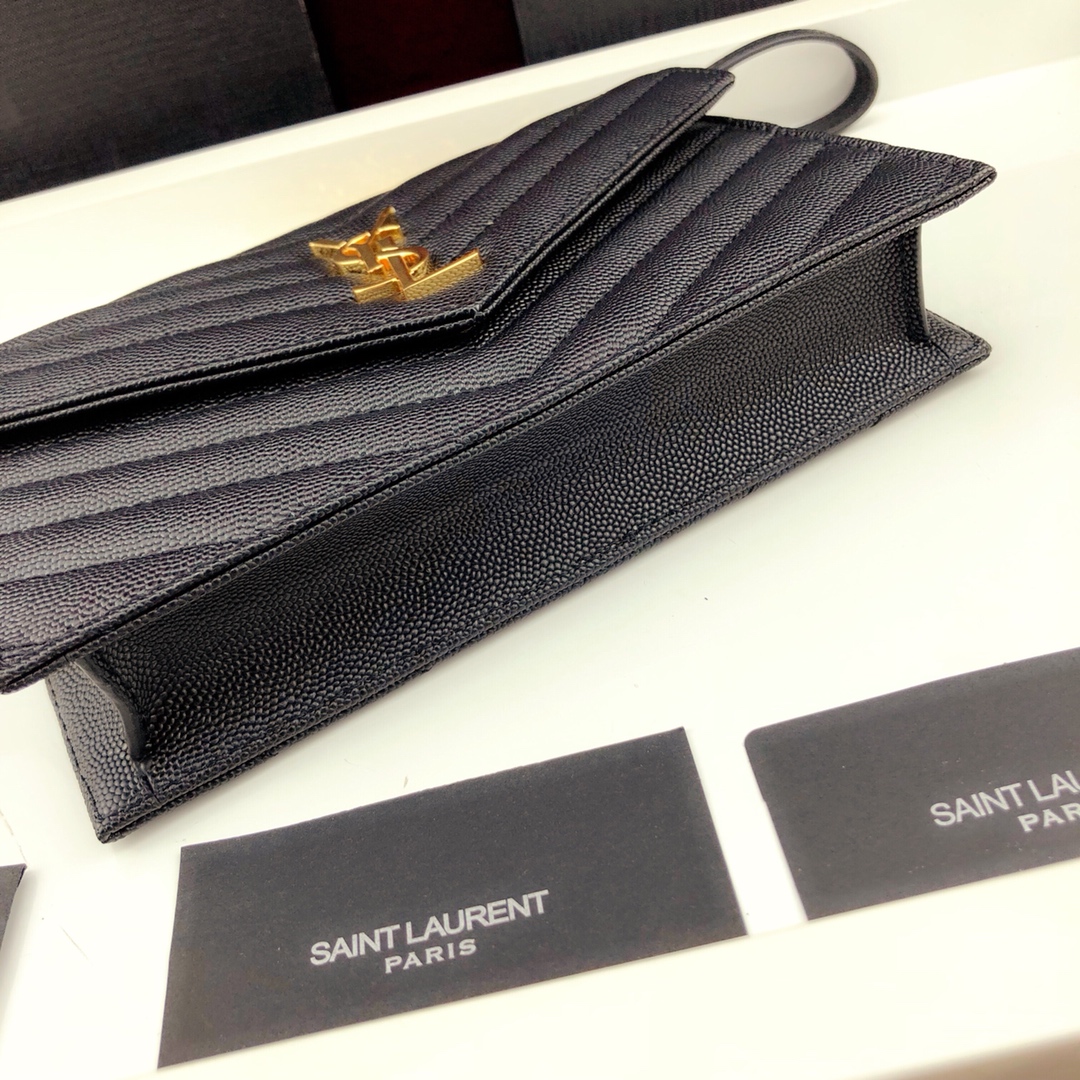 Y51 envelope chain wallet in grain de poudre embossed leather black 393953 19 x 11.5 x 4 cm