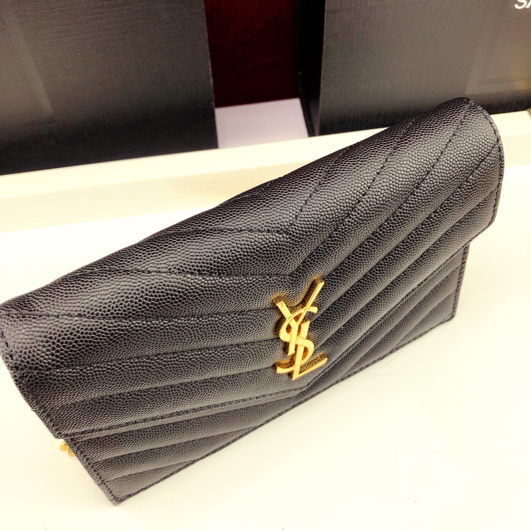 Y51 envelope chain wallet in grain de poudre embossed leather black 393953 19 x 11.5 x 4 cm