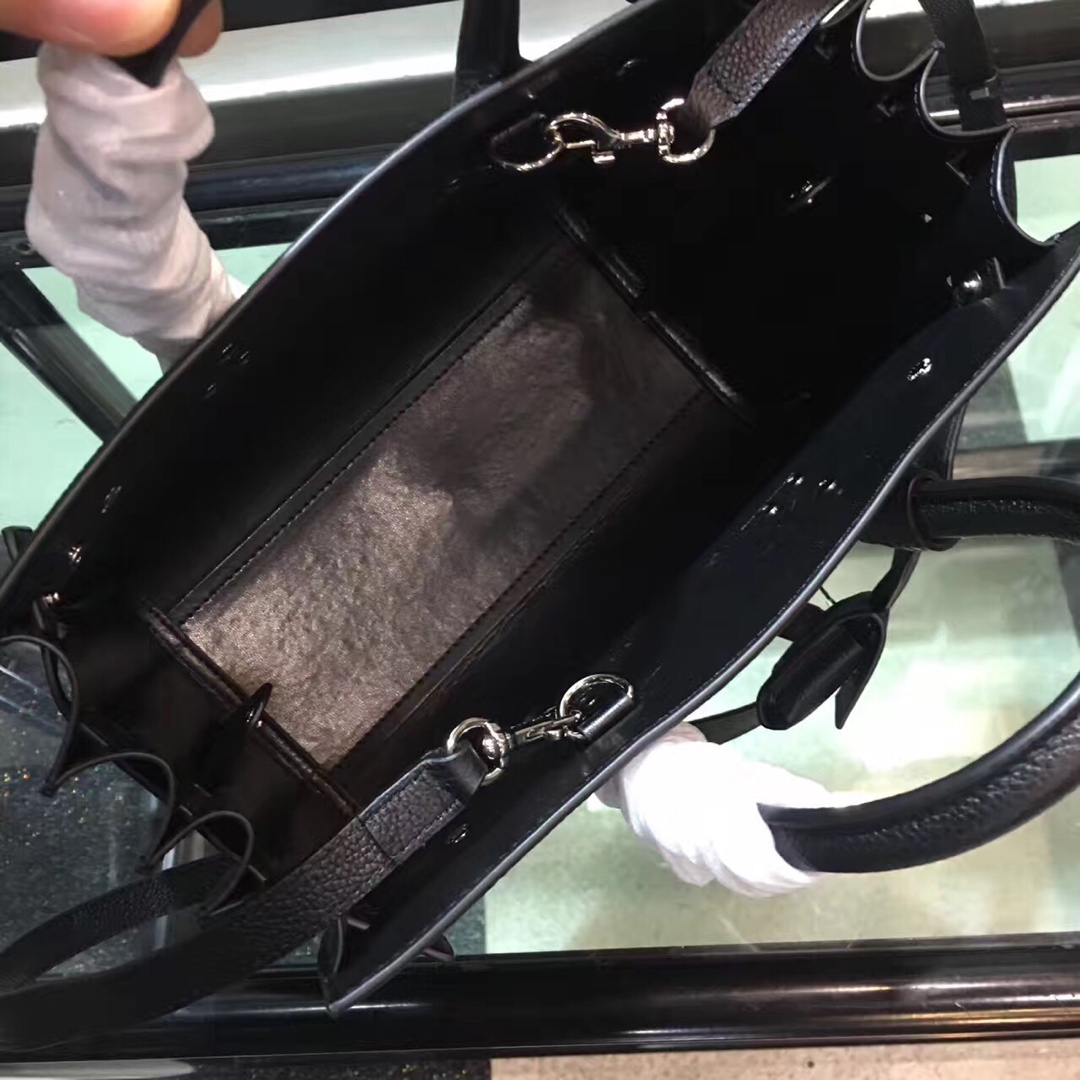 Y51 baby classic sac de jour in grained leather black 421863 26 x 21 x 13 cm