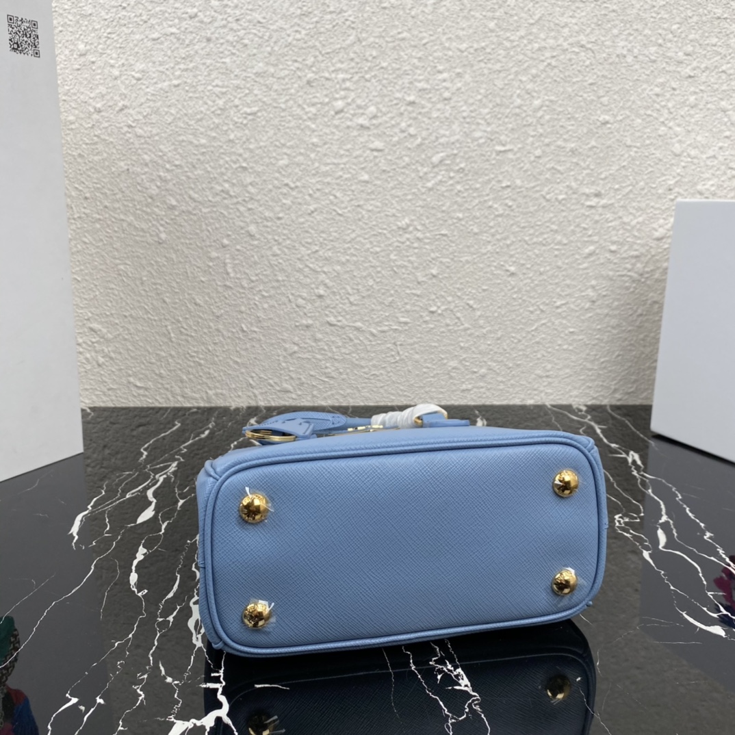Pra*a micro galleria saffiano leather bag light blue 1ba906 20 x 15 x 9.5 cm