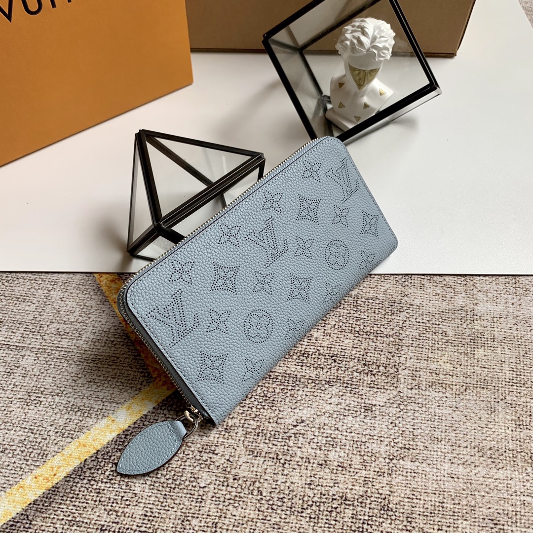 l0vis Vvtt0n zippy wallet monogram perforations mahina leather blue m61867 19 x 10 cm
