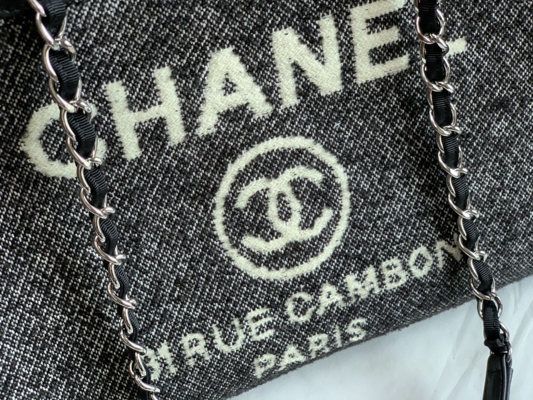 Ch**el deauville tote bag black 38 cm