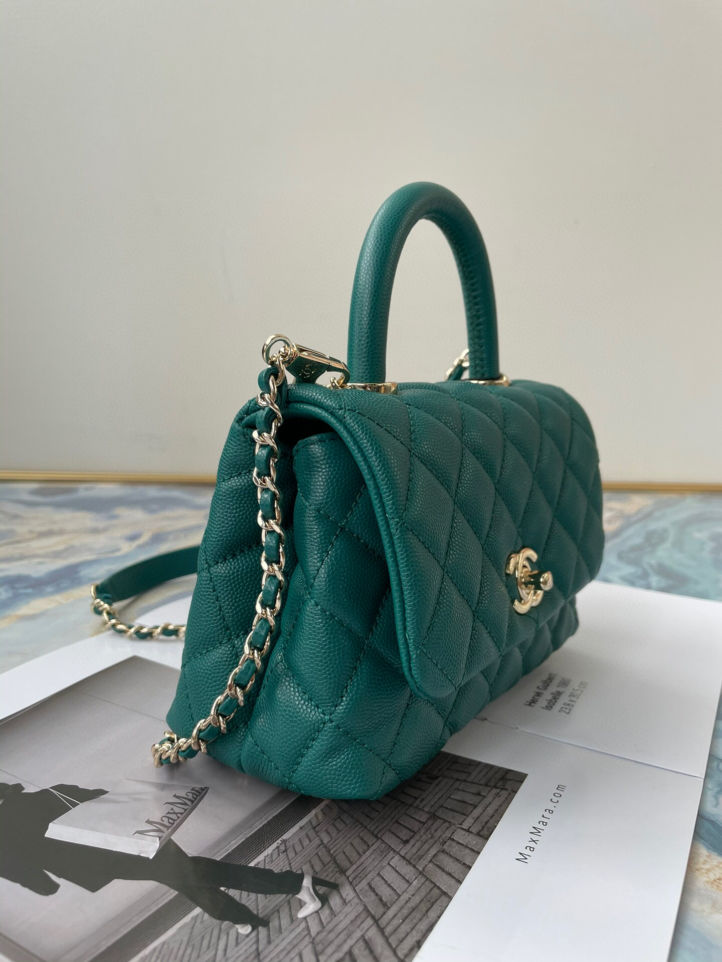Ch**el extra mini coco handle bag grained leather castleton green as2215 13 × 19 × 9 cm