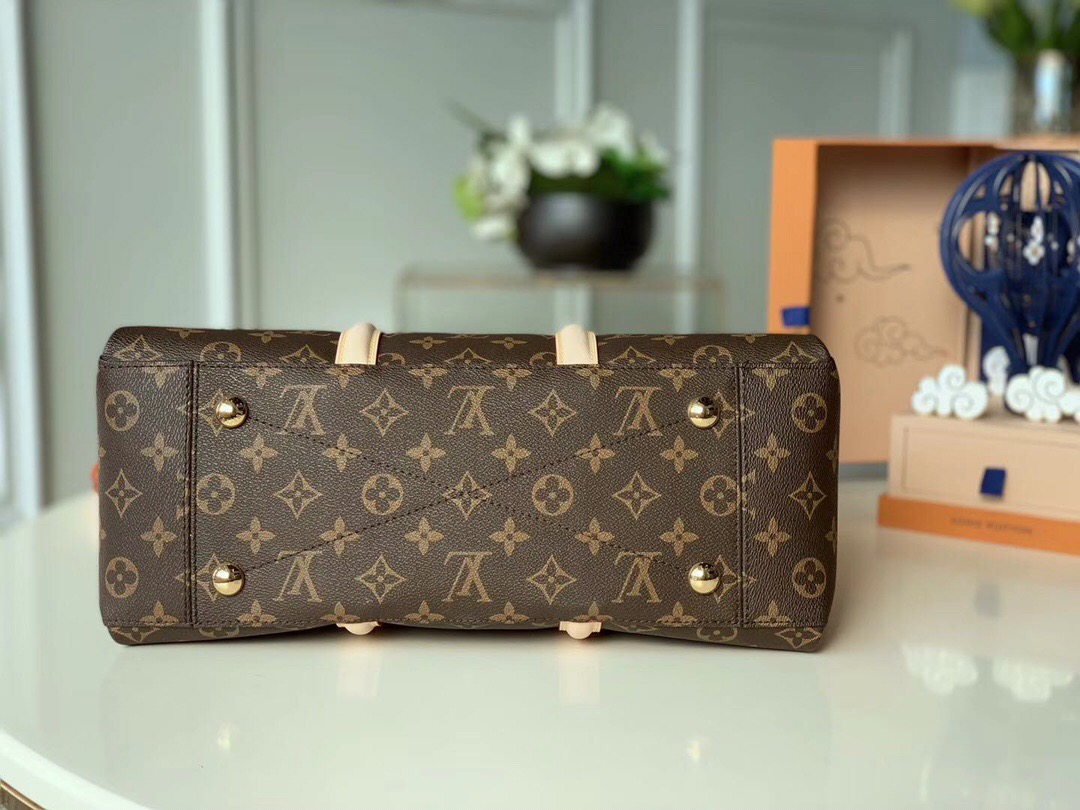 l0vis Vvtt0n soufflot mm monogram canvas and leather creme m44816 35 × 24 × 15 cm