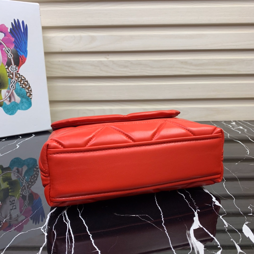 Pra*a small spectrum nappa leather bag red 1bd233 23 x 17 x 8 cm