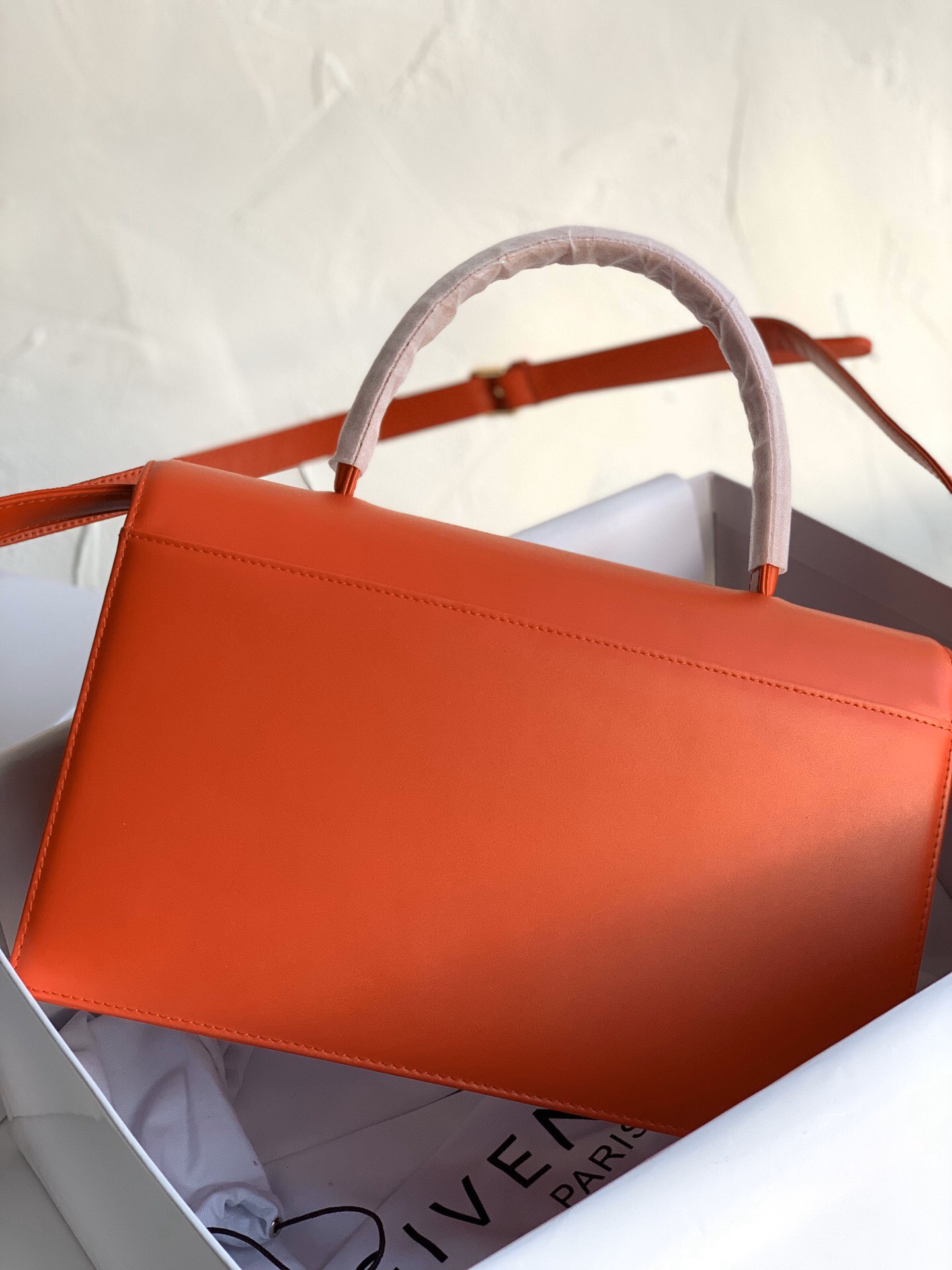 GIVENCHY Maroquinerie Leather Bag Orange 29 x 19 x 10 cm
