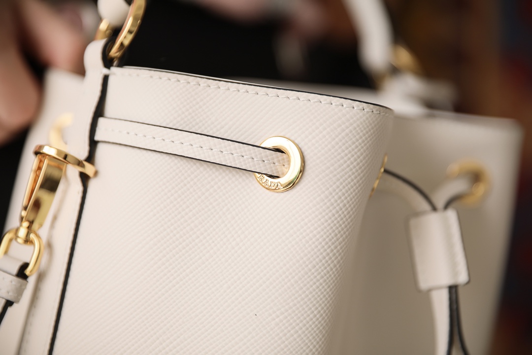 Pra*a saffiano leather bucket bag white 1be032 22 × 22 × 14 cm