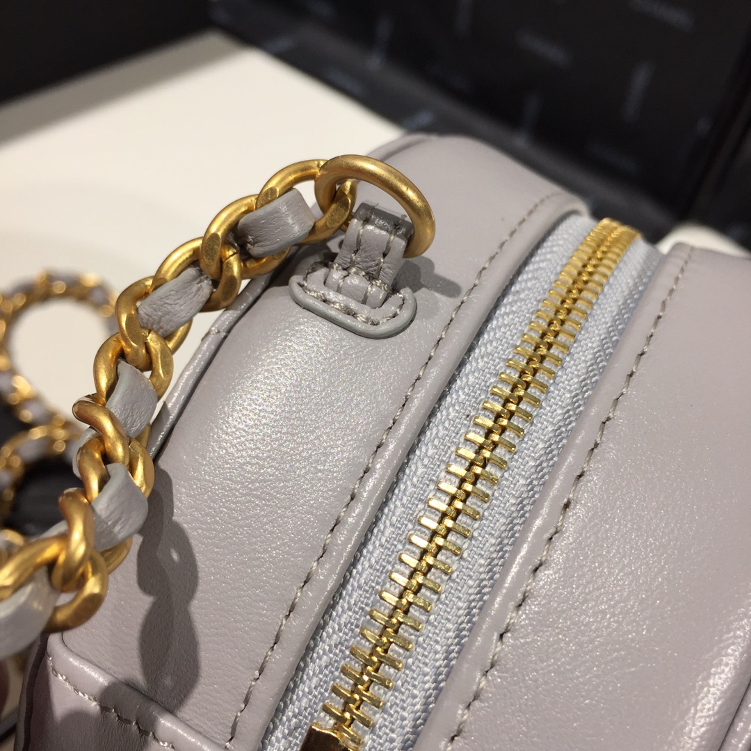 Ch**el round charm chain clutch leather grey as1449 12 x 12 x 4.5 cm