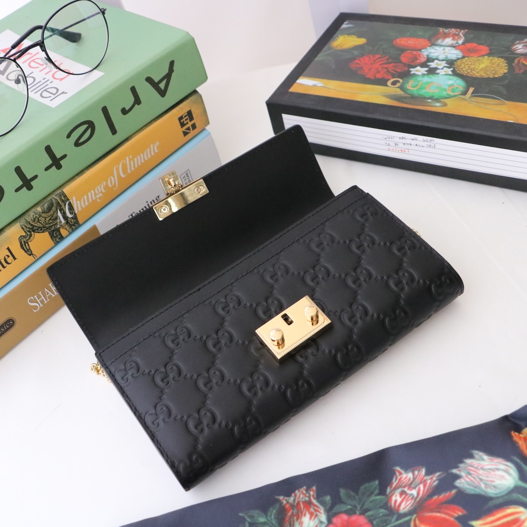 Gvc*1 padlock continental wallet Gvc*1 signature leather black 453506 19 x 10 x 3.5 cm