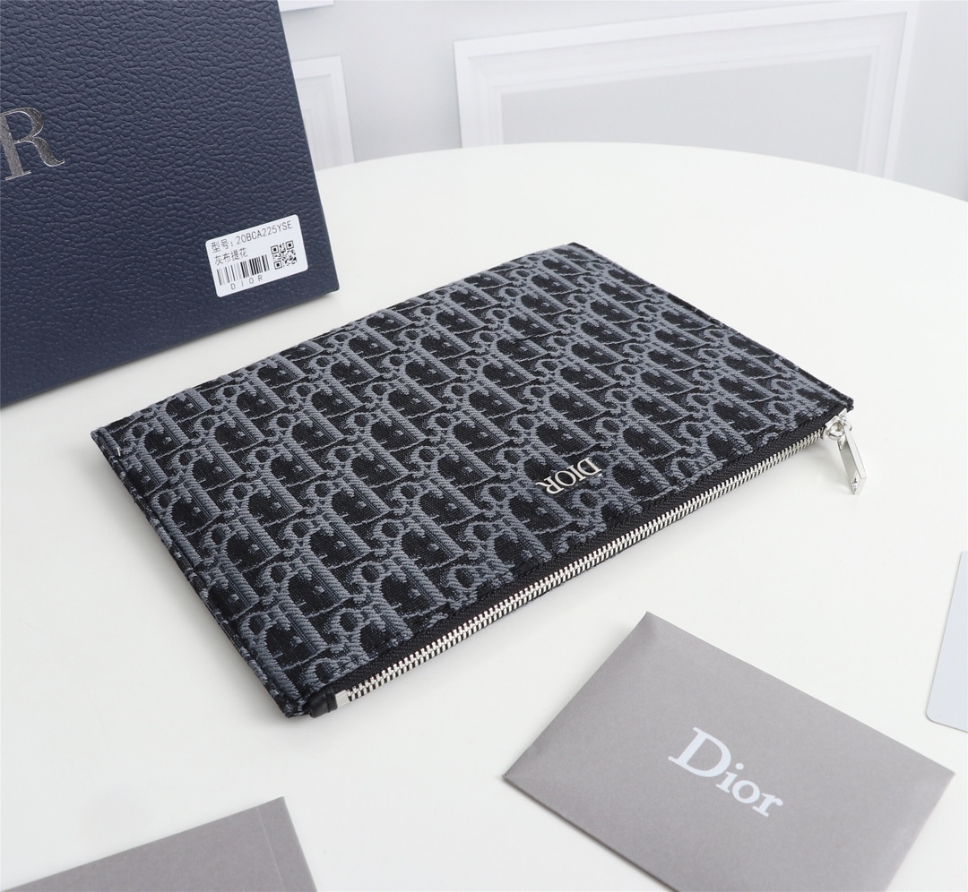 D10r pouch oblique jacquard blue and black 2obca251yse 27 x 19 cm